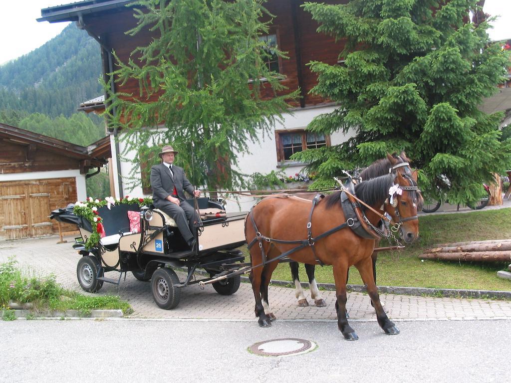 B&B Stiffler-Huus Davos Exterior photo